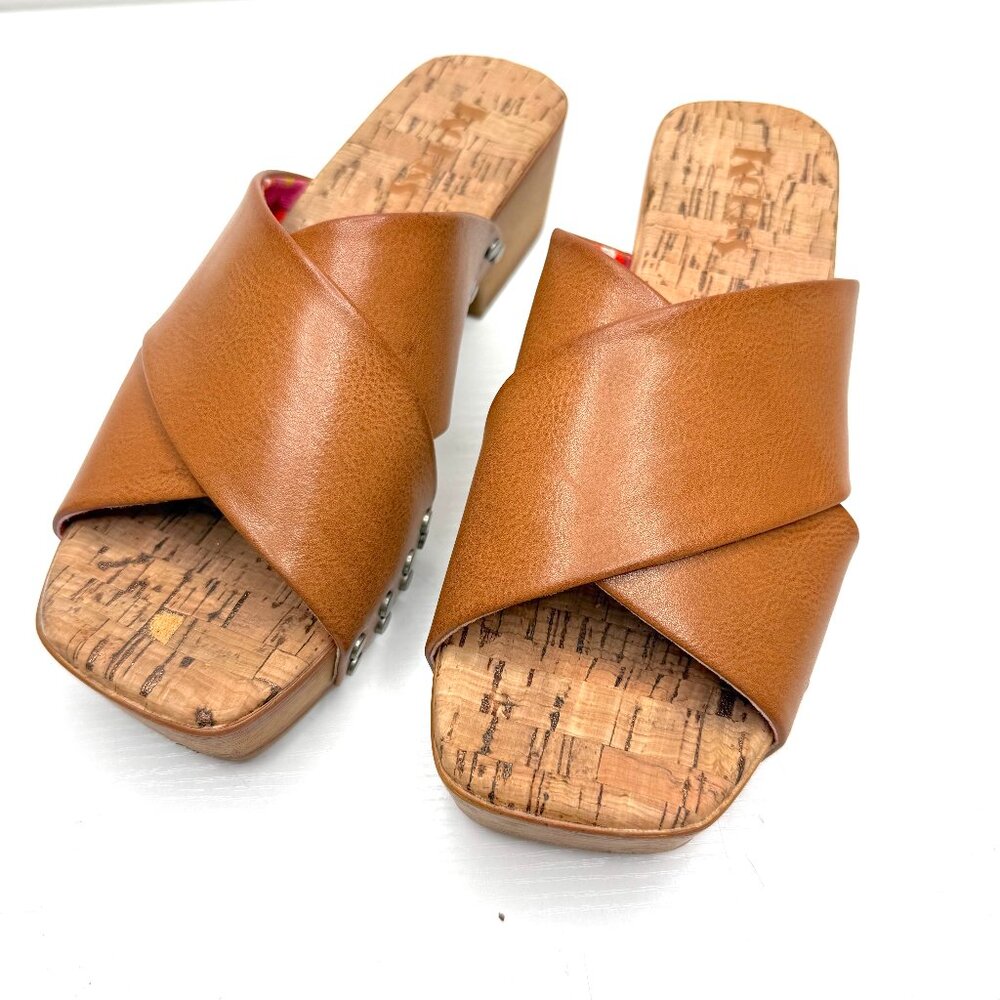 Korks Lynda Criss Cross Woodgrain Platform Rivet Chunky Sandals 8 Brown Boho
